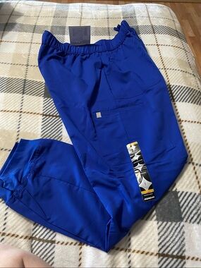 Scrubstar Women's Cropped Medical Scrub Pants in Royal Blue